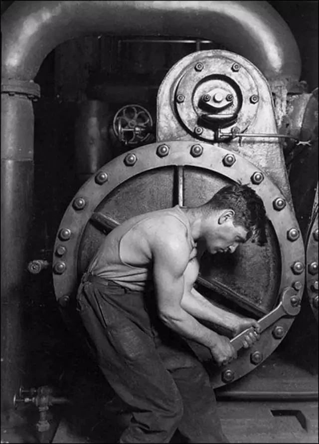 Lewis Hine：一位攝影師的“摩登時(shí)代”