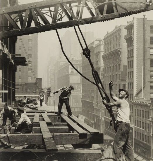 Lewis Hine：一位攝影師的“摩登時(shí)代”